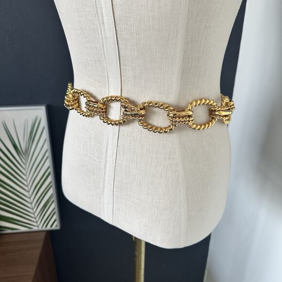 ST JOHN Custom Vintage Gold Tone Chain Belt Logo Hook RARE - Picture 8 of 12